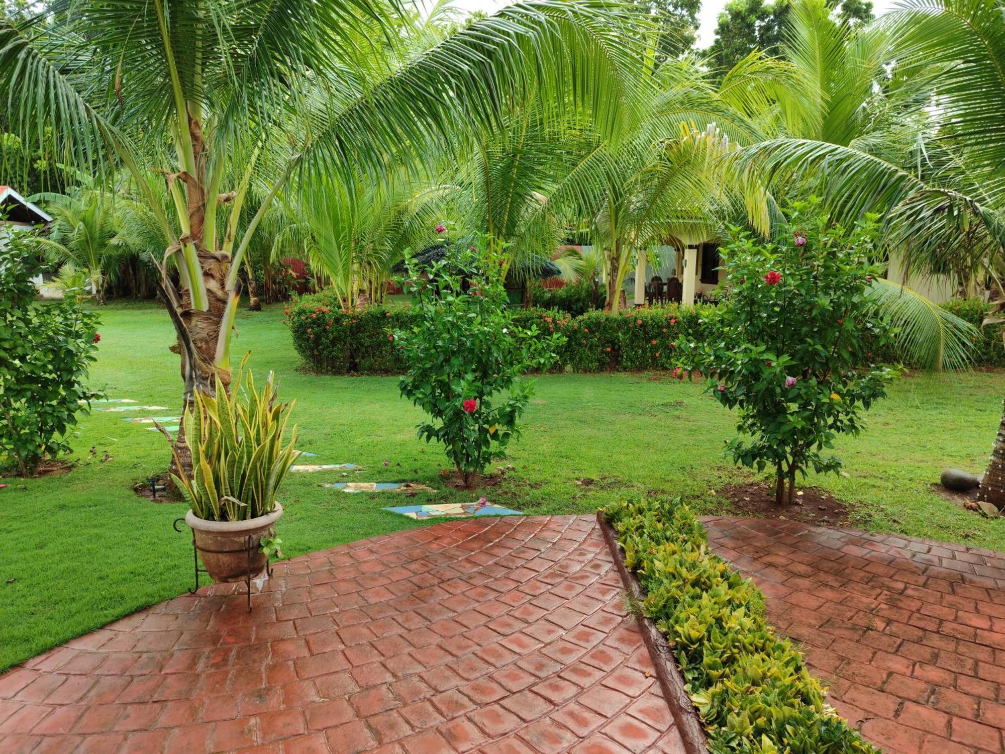 E&N Paradise Island Resort Siquijor Exterior photo